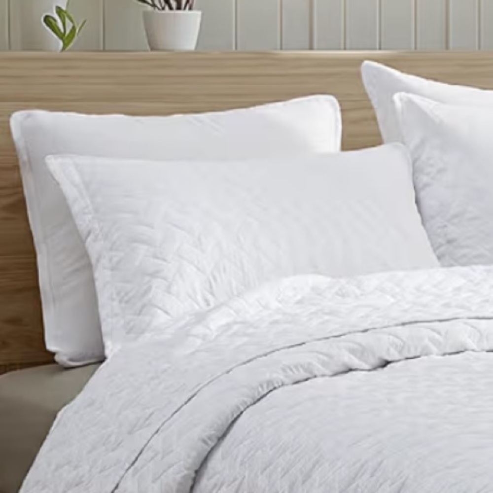 Bedsure King Size Shams (2) with Basket Weave Pattern - Never used